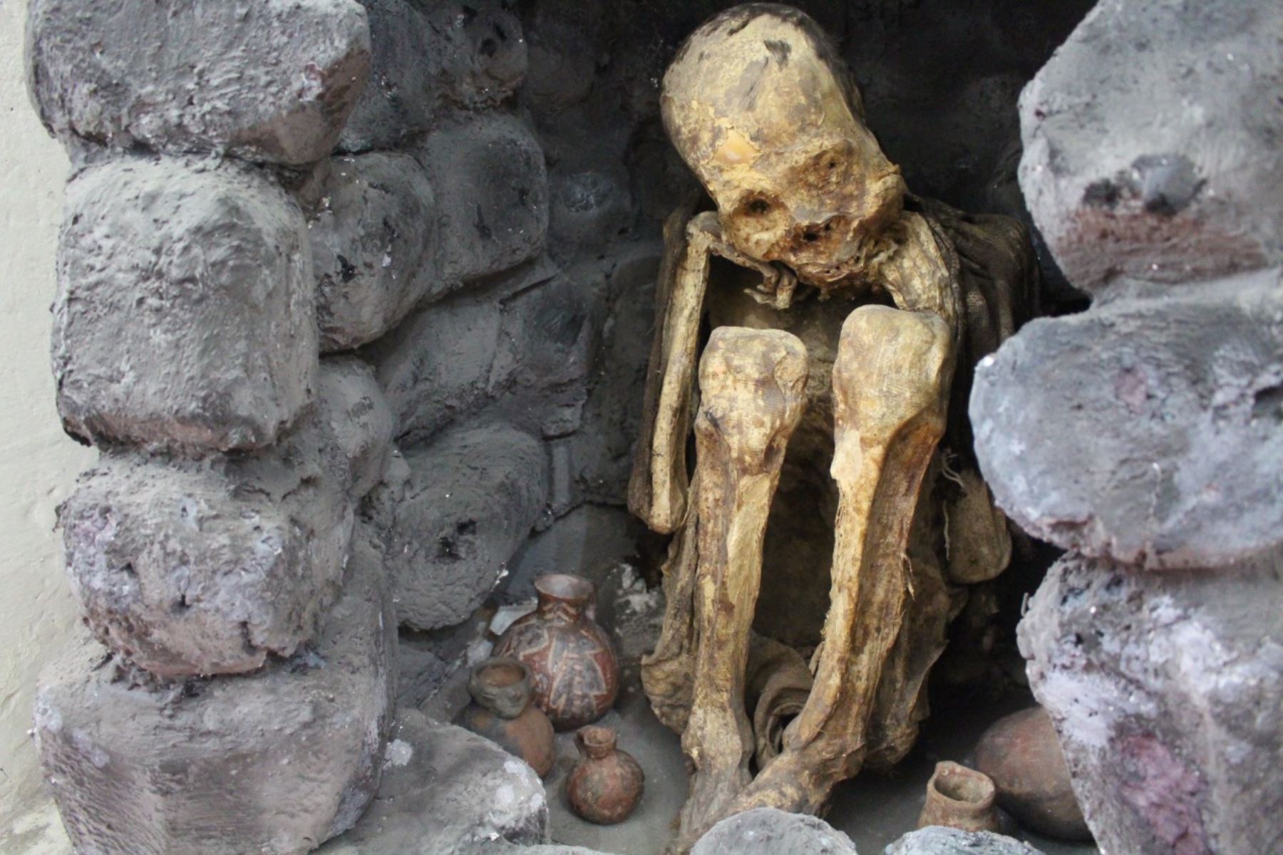 El Museo Arqueológico José María Morante Maldonado alberga 177 piezas, entre momias, cerámicas, textiles y restos líticos. Foto: ANDINA/Difusión