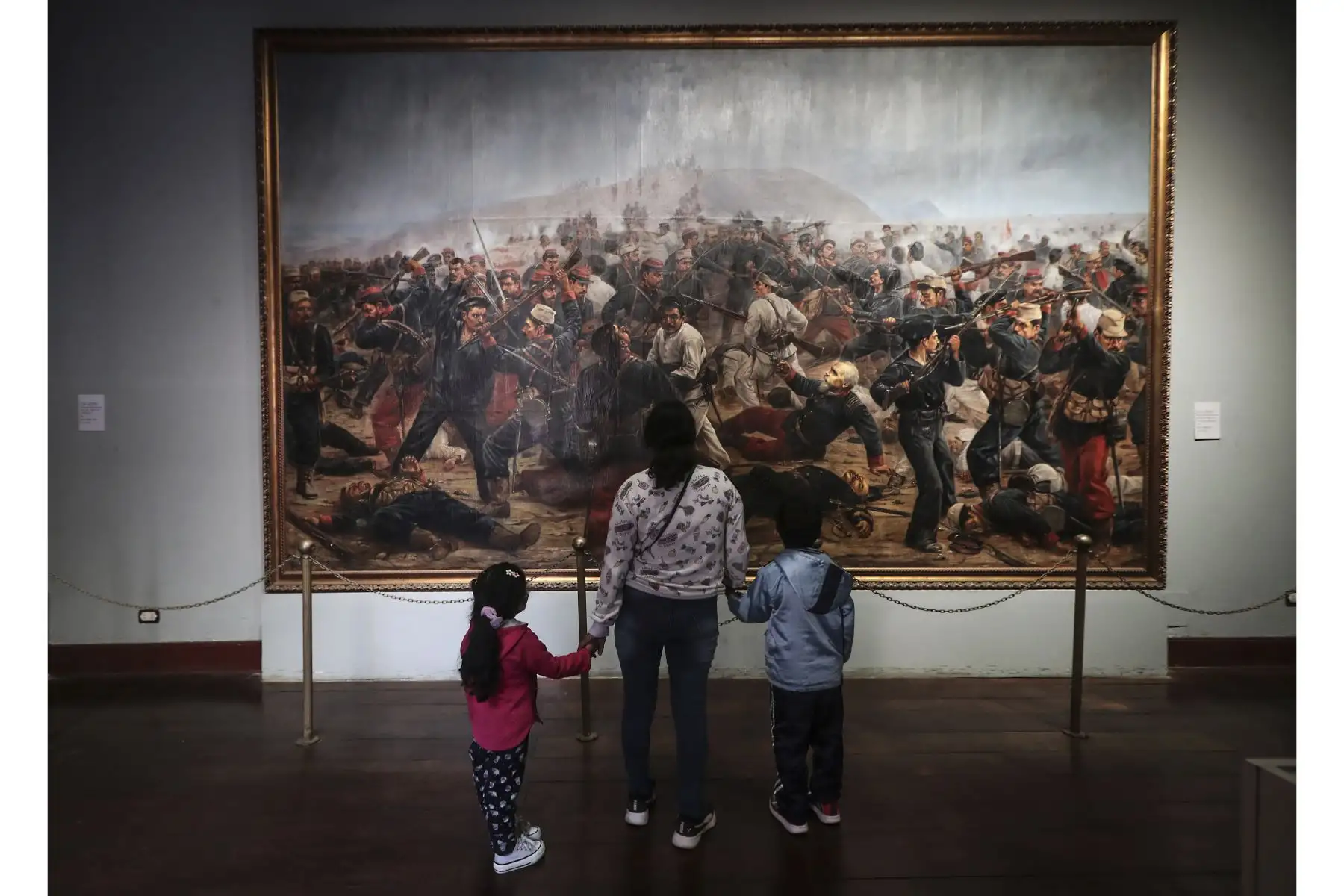 Óleo titulado “El último cartucho” del pintor peruano Juan Lepiani, se exhibe en el Museo de los Combatientes del Morro de Arica. Foto: Mindef