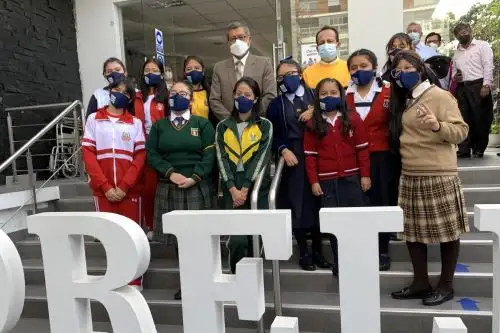 El programa Ella es Astronauta (She is Astronaut) en el Perú  capacitará a 14 niñas peruanas en STEM.   Foto: DRELM