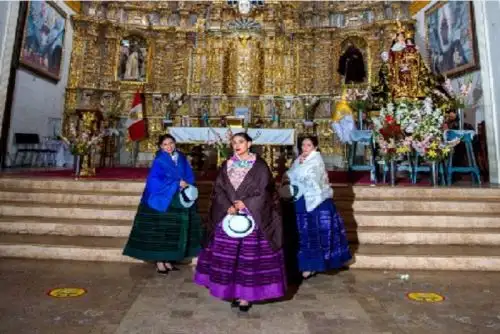 La publicación del catálogo recrea la historia del vestido de la mujer jaujina y su evolución en formas y estilos.