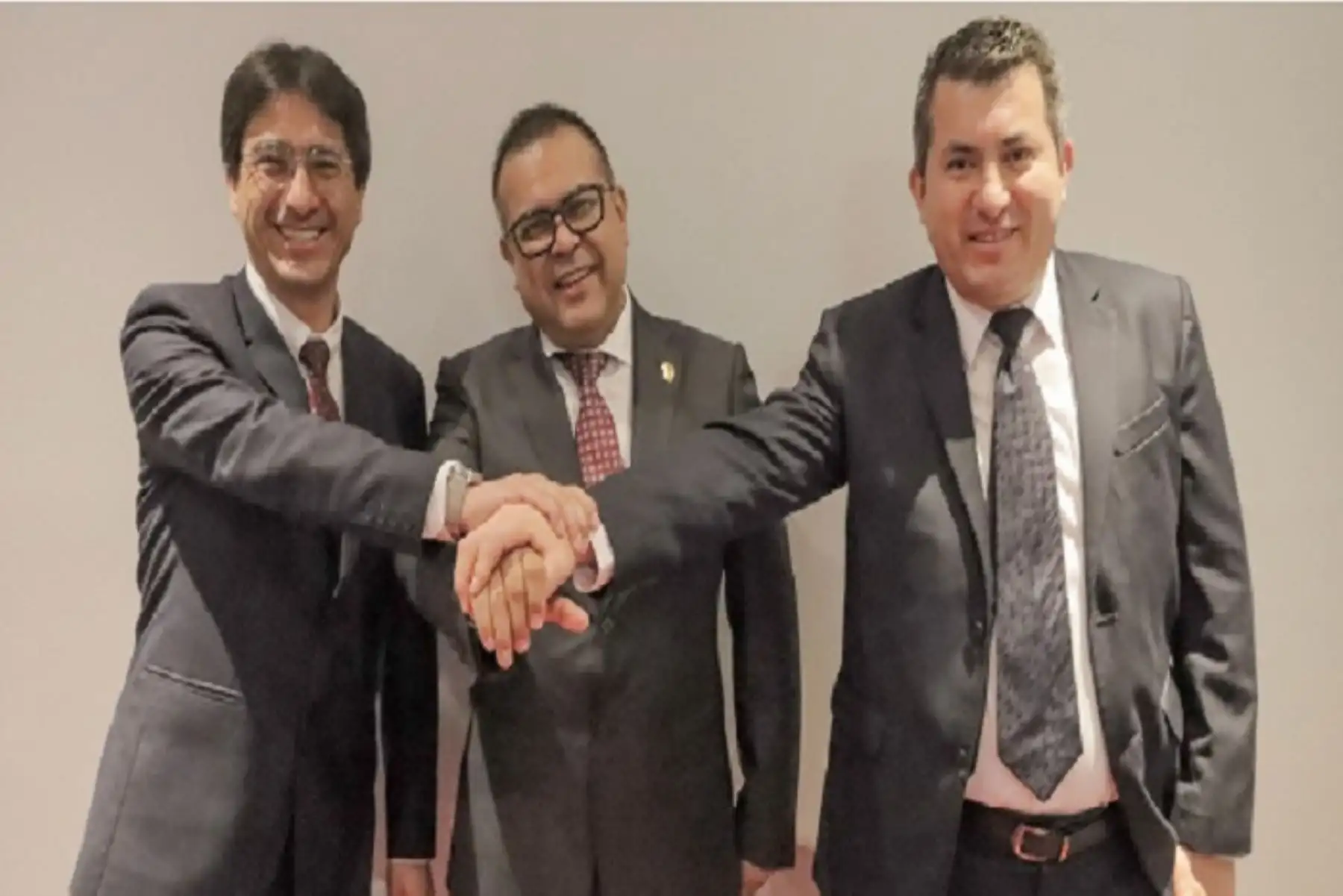 El director ejecutivo de la Autoridad para la Reconstrucción con Cambios, Robert López López, se reunió con el presidente de la Ampe, Marco Gasco; y el titular de la ANGR, Jean Paul Benavente, antes del Encuentro Nacional de Alcaldes y Alcaldesas del Perú.