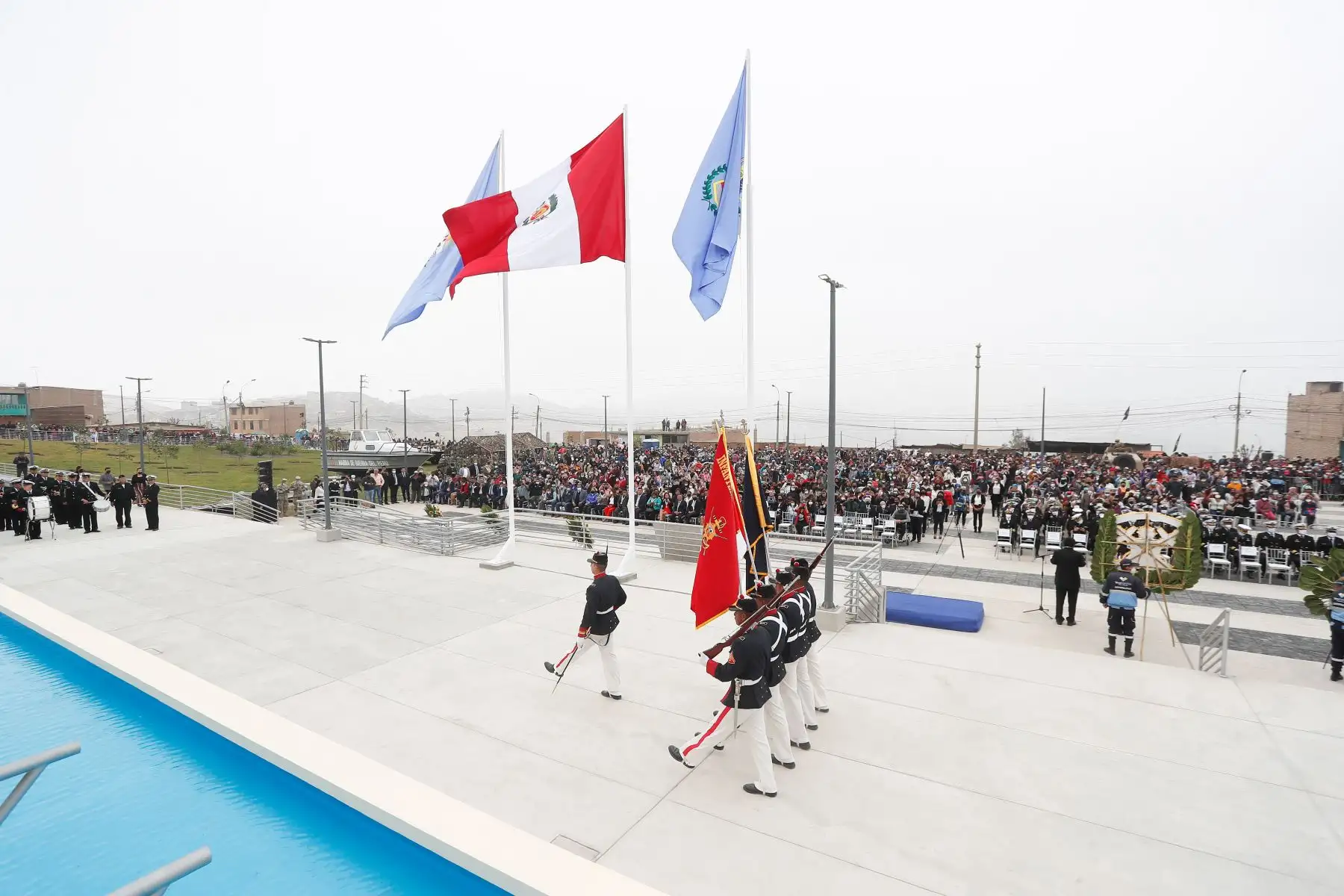 Esta gran obra se hizo posible gracias a las gestiones realizadas por la municipalidad de Ventanilla, con el apoyo del Gobierno Regional del Callao y la Marina de Guerra del Perú. El gran parque está ubicado en el asentamiento humano Pedro Labarthe en Pachacútec y tiene un área de más de 16 mil metros cuadrados. . Foto: ANDINA/ Renato Pajuelo