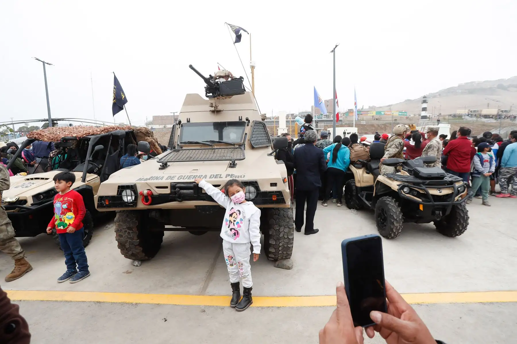 Este parque cuenta con unidades de la marina de Guerra como una patrullera, un helicóptero, un vehículo táctico, un submarino y dos anclas de 12 toneladas. . Foto: ANDINA/ Renato Pajuelo