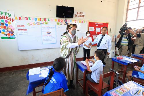 Presidente Pedro Castillo inspecciona la institución educativa integrada "Los Libertadores" en Pasco