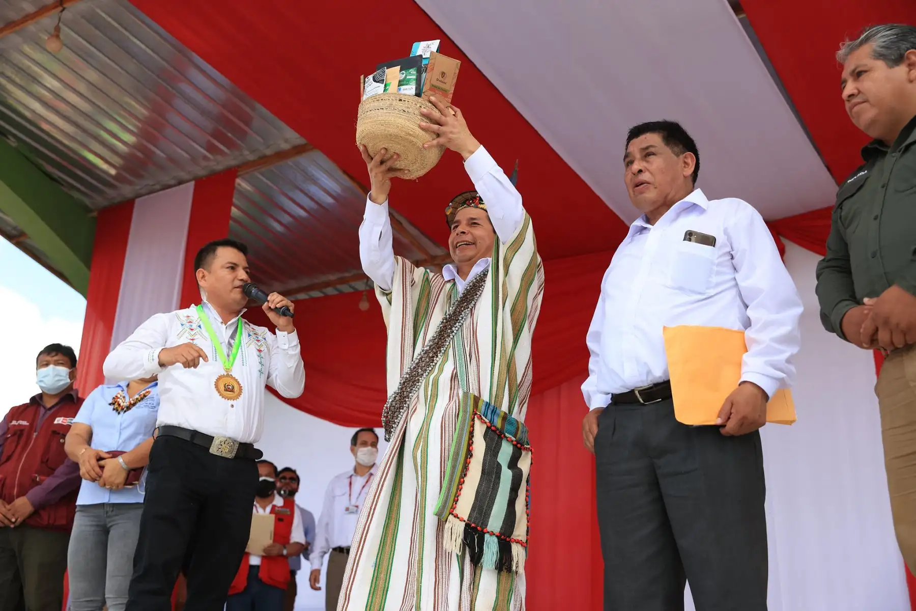 Presidente Pedro Castillo sostiene encuentro con la población del distrito de Constitución en la región Pasco.
Foto: ANDINA/Prensa Presidencia