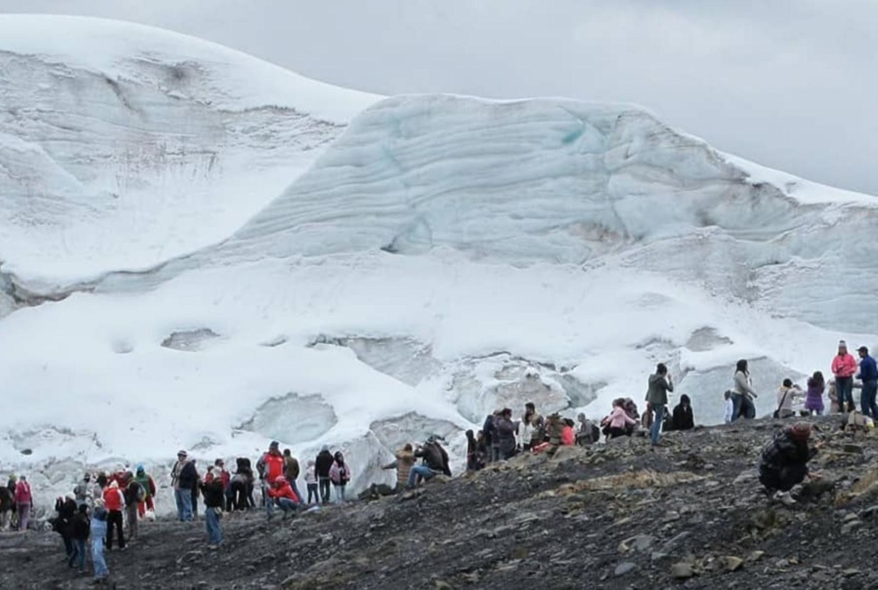 El glaciar Pastoruri es uno de los atractivos principales del Parque Nacional Huascarán, que celebra su 47 aniversario como área natural protegida en julio.  ANDINA/Difusión
