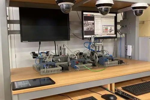 Laboratorios Remotos fueron creados especialmente para configurar, programar y operar maquinaria industrial solo con un dispositivo smartphone, tablet o laptop, desde cualquier parte del país o del mundo, además de ver, en tiempo real, todo el proceso. Foto: Difusión