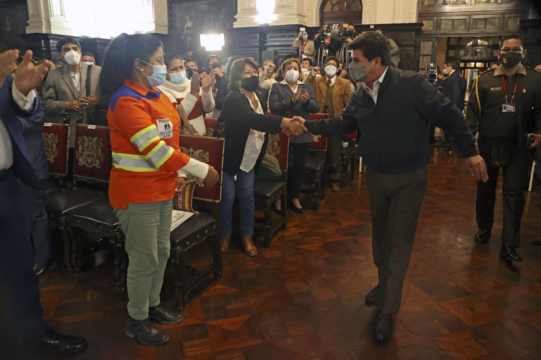 Presidente Pedro Castillo firma autógrafa de ley que faculta retiro de hasta S/ 18,400 de los fondos de AFP.
Foto: ANDINA/Prensa Presidencia