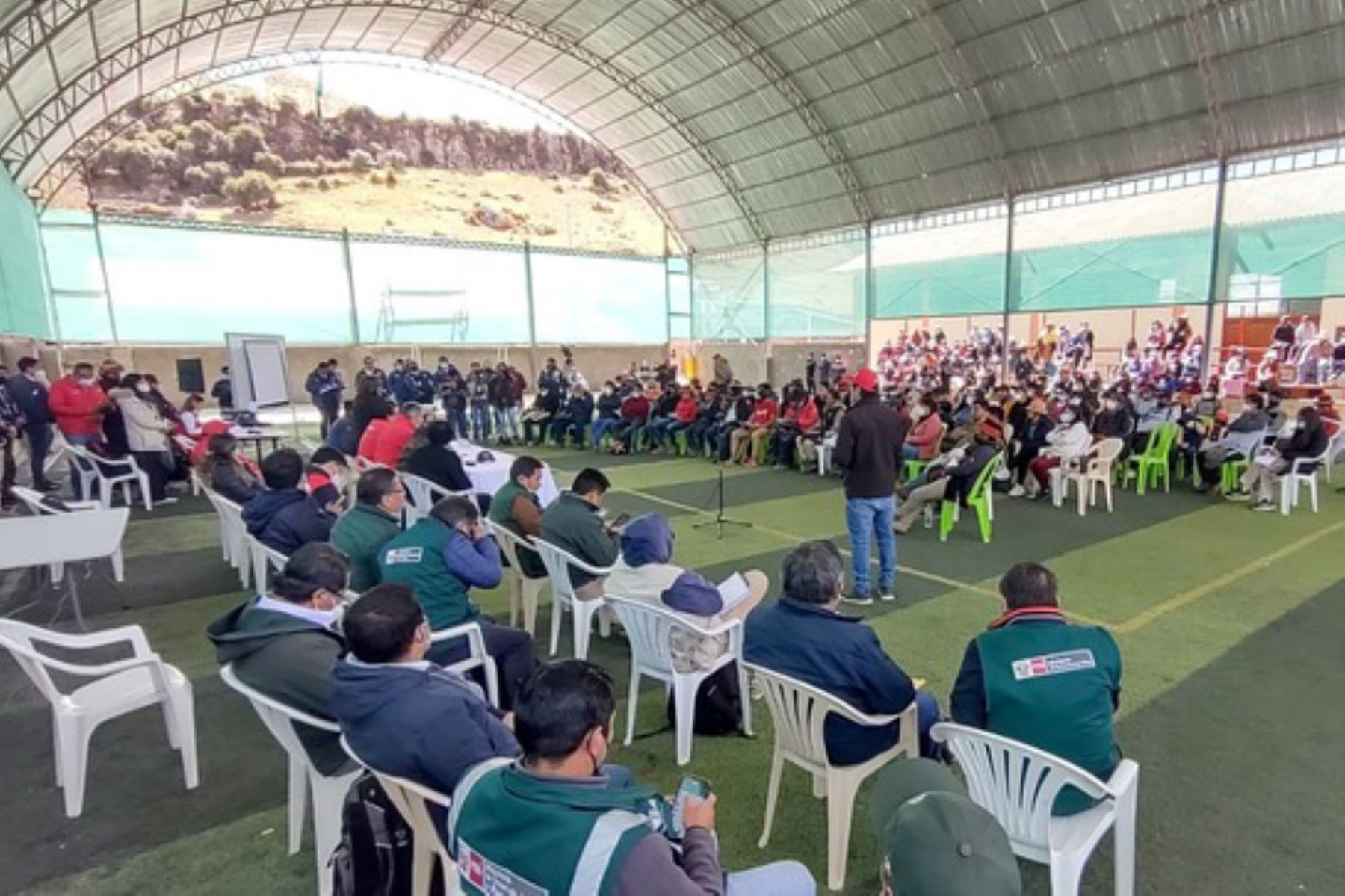 Jornada entre comitiva del Poder Ejecutivo, autoridades y dirigentes de Challhuahuacho (Apurímac) se desarrolló el último jueves. Foto: PCM.