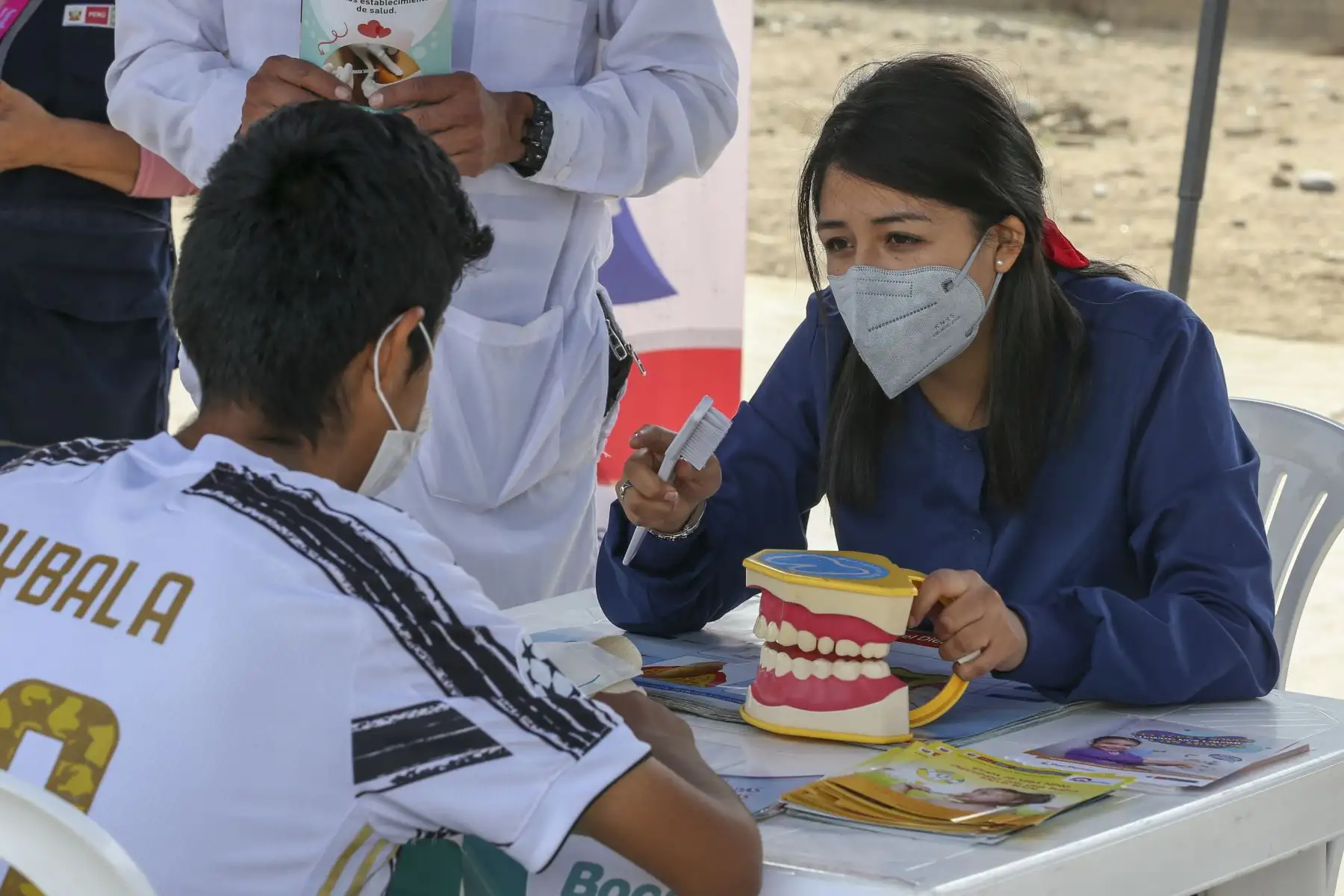 El Ministerio de Salud desarrolló una campaña integral de salud en La Victoria, donde se brindaron servicios como: obstetricia, salud bucal, nutrición. Además realizaron pruebas de descarte y vacunación contra la COVID-19. Foto: ANDINA/Eddy Ramos
