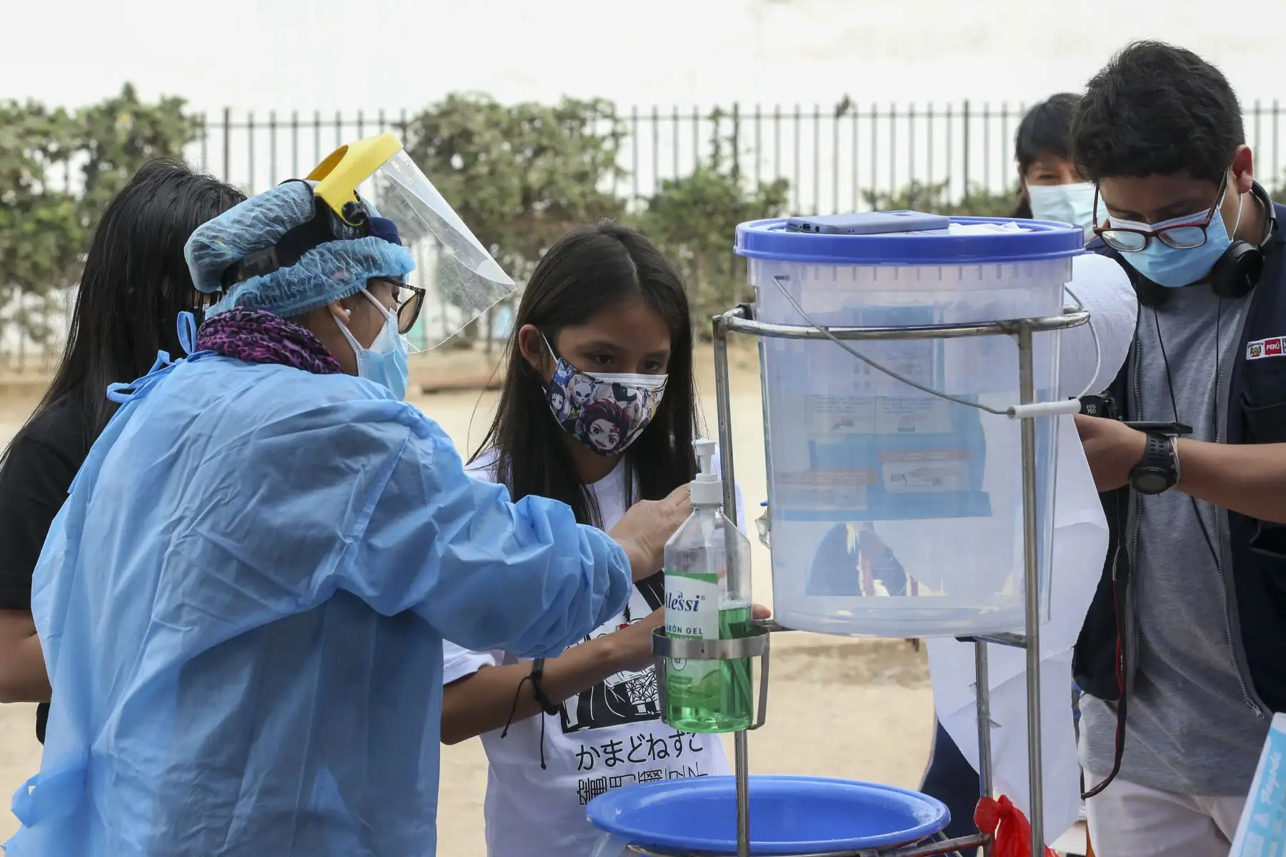 El Ministerio de Salud desarrolló una campaña integral de salud en La Victoria, donde se brindaron servicios como: obstetricia, salud bucal, nutrición. Además realizaron pruebas de descarte y vacunación contra la COVID-19. Foto: ANDINA/Eddy Ramos