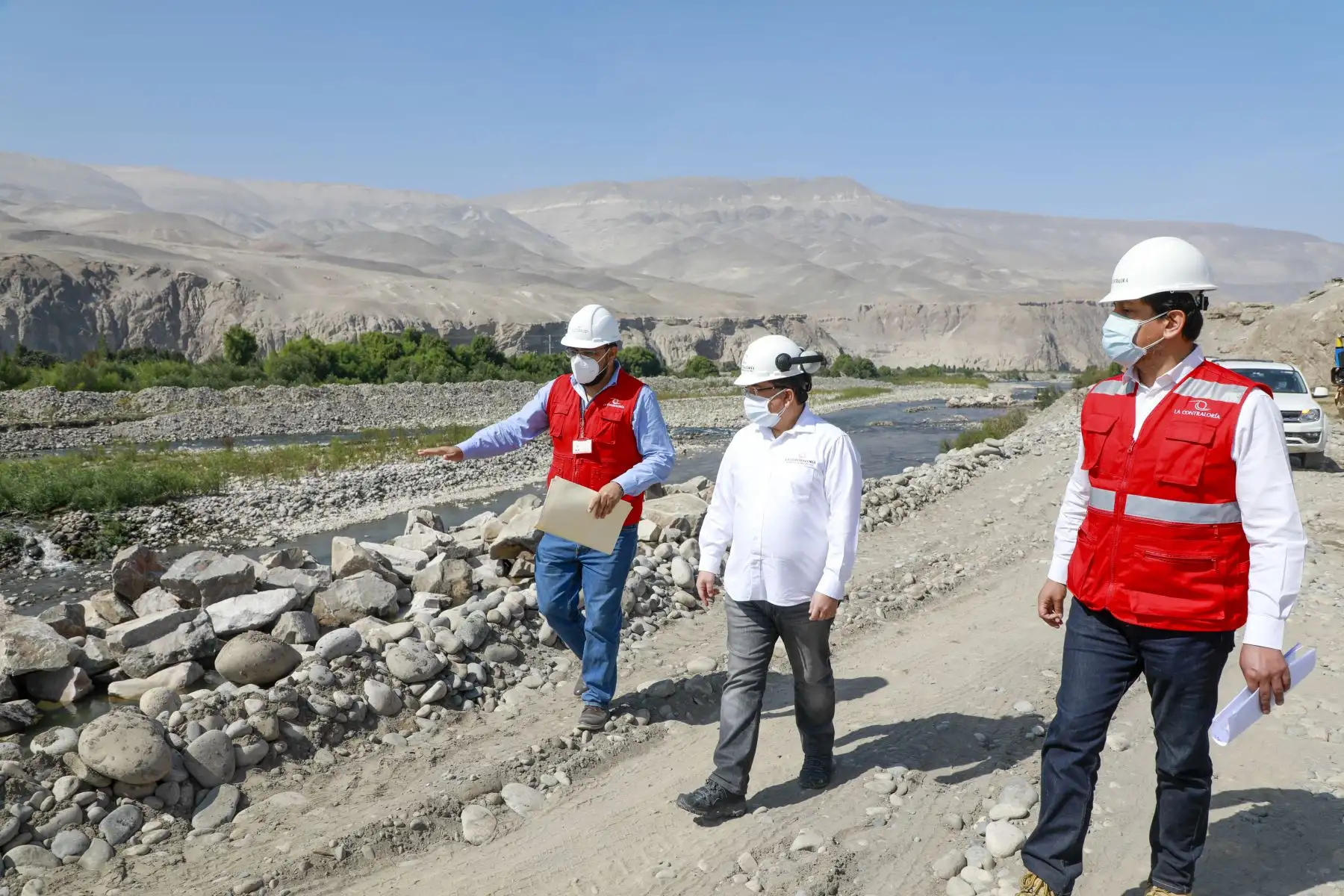 El contralor general Nelson Shack, supervisó la construcción de la carretera Ayo – Andamayo y sostuvo reunión con autoridades de la Provincia de Castilla como parte de sus actividades en la región de Arequipa. Foto: Difusión
