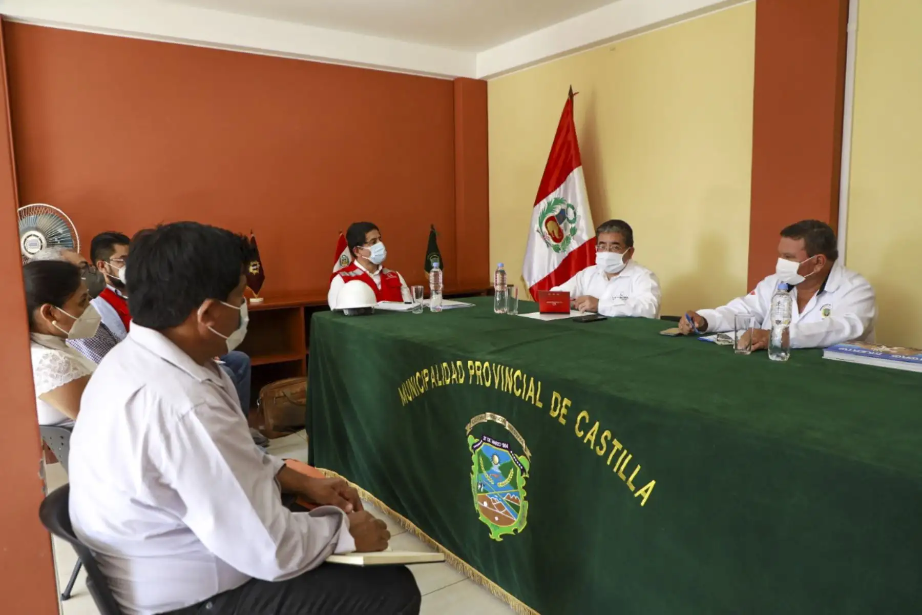 El contralor general Nelson Shack, supervisó la construcción de la carretera Ayo – Andamayo y sostuvo reunión con autoridades de la Provincia de Castilla como parte de sus actividades en la región de Arequipa. Foto: Difusión