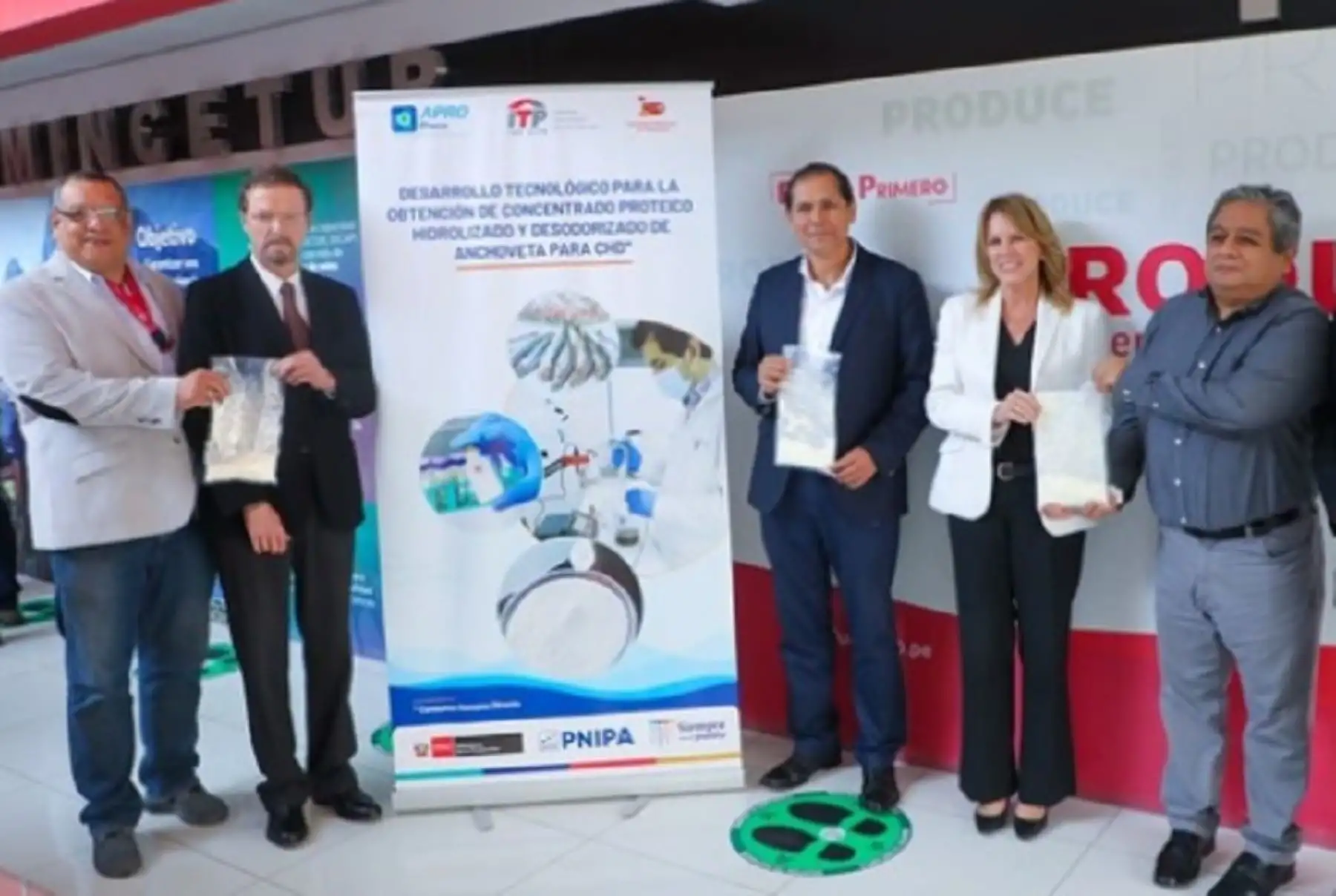 Tras más de tres años de investigación, especialistas peruanos desarrollaron una proteína en polvo extraída de la anchoveta que ayudará a combatir la anemia y la desnutrición infantil.