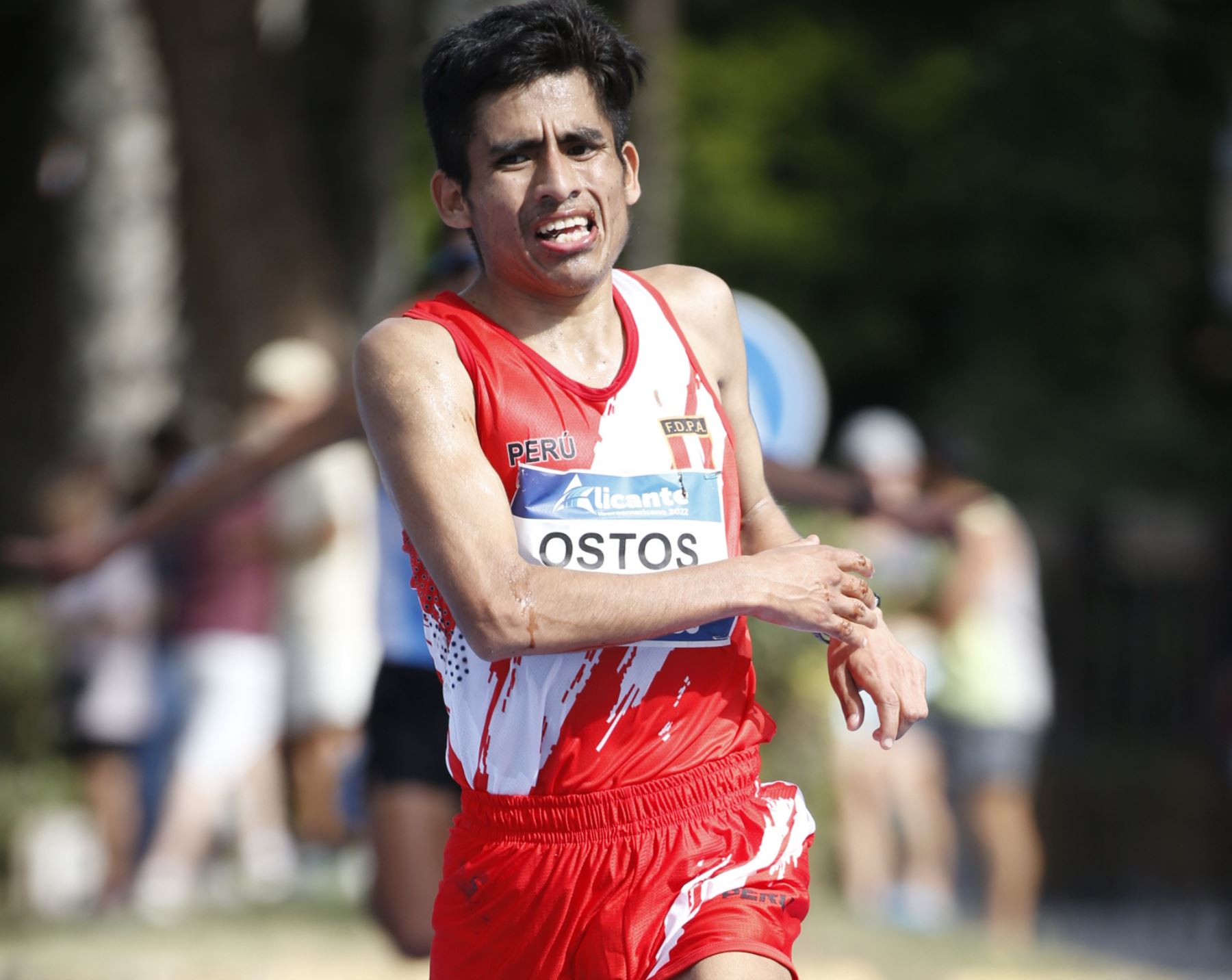Peruano Luis Ostos ganó medio maratón del Campeonato Iberoamericano de atletismo