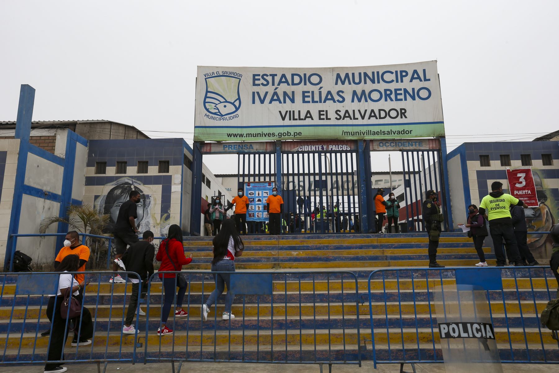 Exteriores del Estadio Elías Moreno de Villa El Salvador donde se jugó el partido entre Alianza Lima y Deportivo Municipal por la fecha 15 del Torneo Apertura. Foto: ANDINA/Eddy Ramos