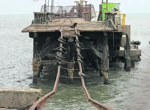 Anuncian inversión de US$ 6 millones para construir un nuevo muelle en puerto Malabrigo que reemplazará a la antigua infraestructura que fue destruida por un fuerte oleaje el 2016.