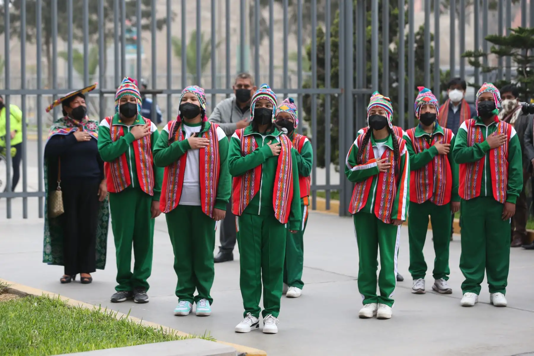 Niños interpretan el Himno Nacional en  las lenguas Shipibo y Quechua por el Día de las Lenguas Originarias del Perú. Foto: ANDINA/ Eddy Ramos