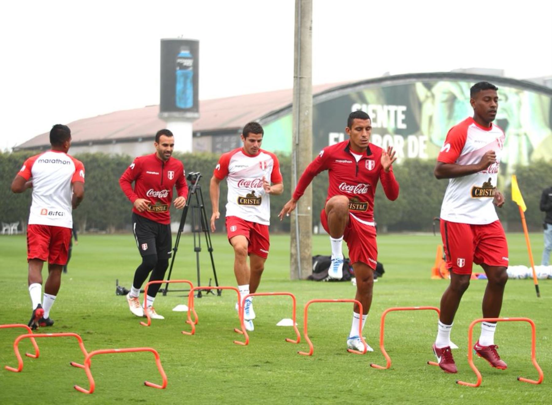Cinco jugadores entrenaron con la selección peruana