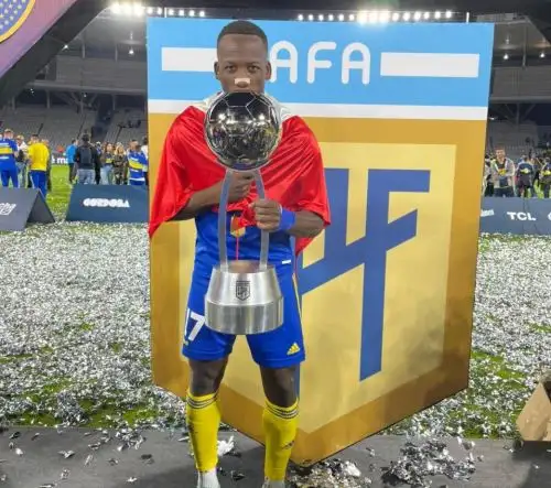 Luis Advíncula ya suma dos títulos con el Boca Juniors