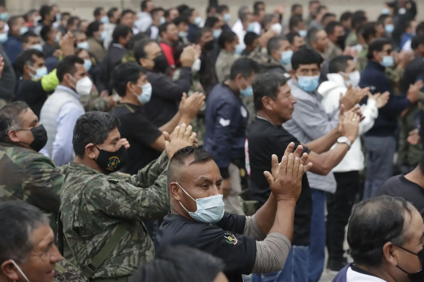 El presidente Pedro Castillo recibe a integrantes de la Confederación de Licenciados de las Fuerzas Armadas en la sede de Palacio de Gobierno. Foto: ANDINA/Prensa Presidencia