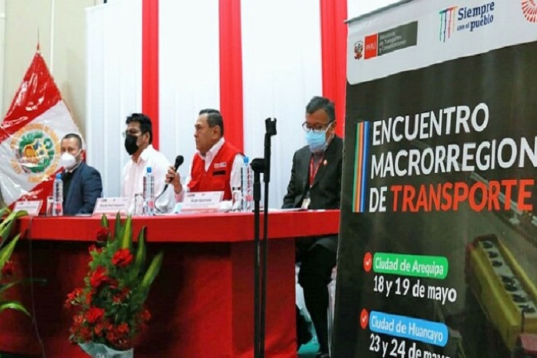 Encuentro macrorregional se desarrolló en el paraninfo de la Universidad Nacional del Centro del Perú.