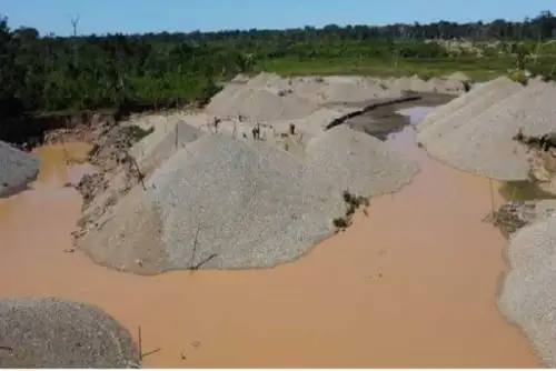 Con el propósito de contribuir a la descontaminación por mercurio del río Tambopata, que afecta gravemente la salud de la población de la región Madre de Dios, un equipo integrado por universitarios y profesionales de la Pontificia Universidad Católica del Perú (PUCP) elaboró un proyecto que utiliza la osmosis inversa para que una planta de tratamiento limpie el agua contaminada con este metal altamente nocivo. ANDINA/Difusión