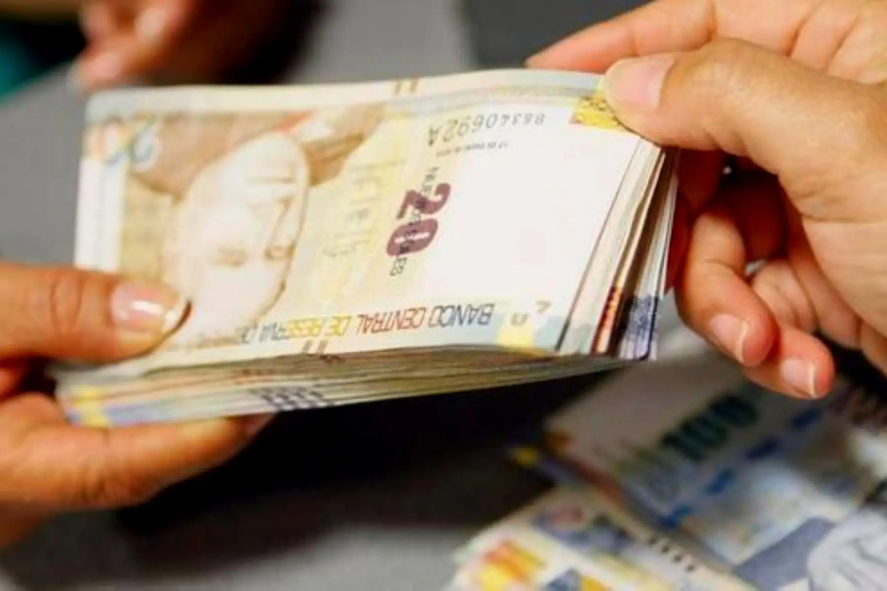 Dinero.