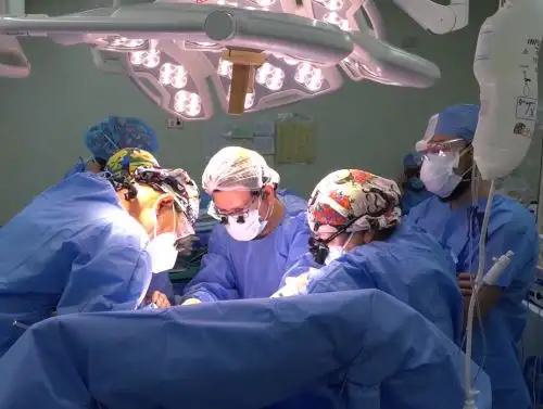 Hospital de EsSalud en Arequipa salva vida de dos jóvenes padres con insuficiencia renal gracias a la donación de riñones.