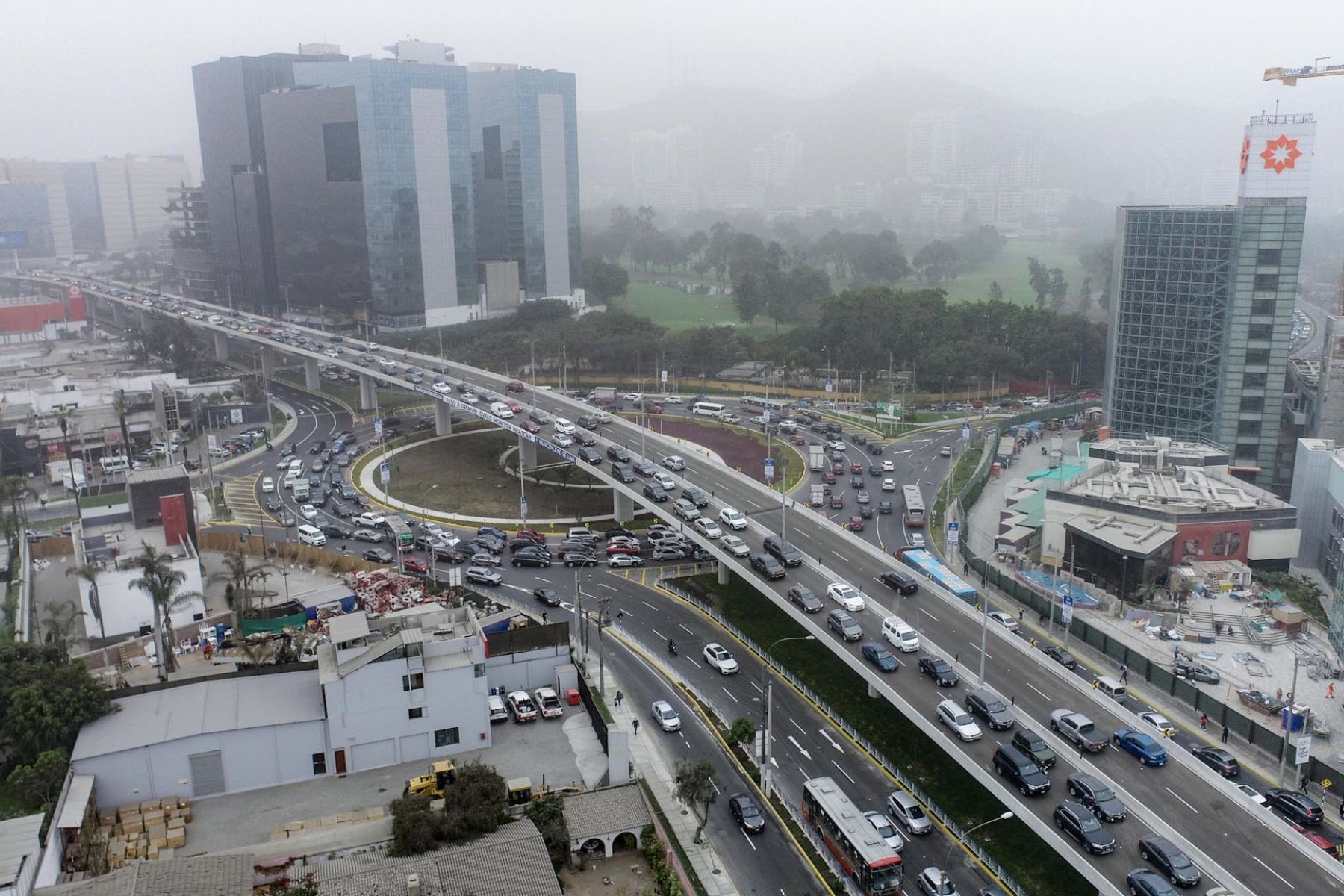 La Municipalidad de Lima inauguró el paso a desnivel en el óvalo Monitor Huáscar, el cual permitirá reducir la carga vehicular en beneficio de más de 500 mil vecinos de La Molina y Surco y a usuarios de otros distritos. Foto: ANDINA/ Municipalidad de Lima