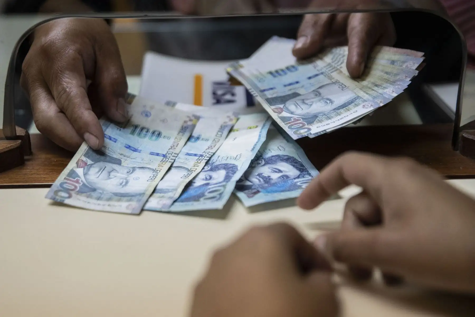 Dinero, tipo de cambio, soles, pago de cts, pago de impuestos, retiro cts, gratificación, economía. Foto: ANDINA/Carla Patiño