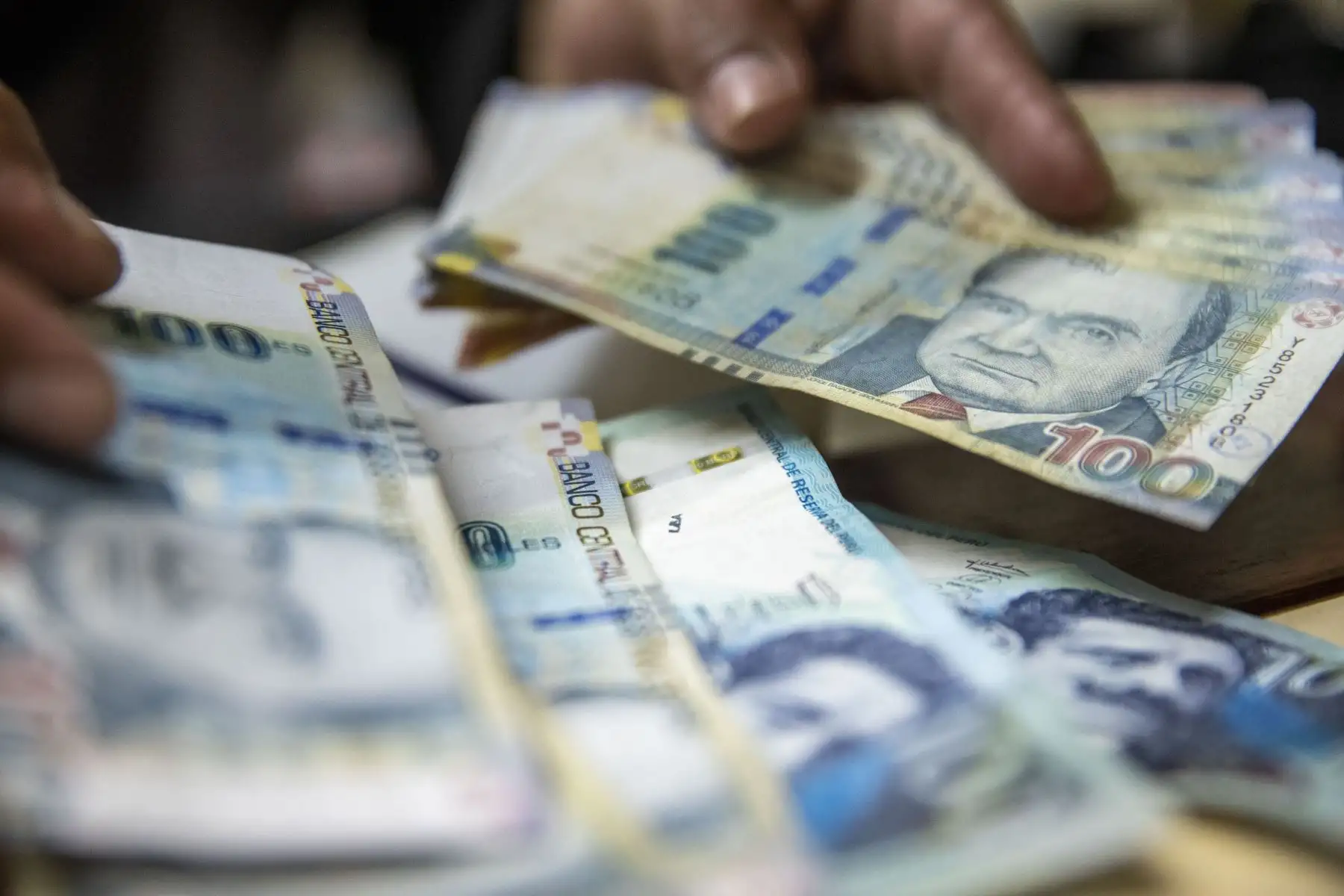 Dinero. Foto: ANDINA/Carla Patiño Ramírez.