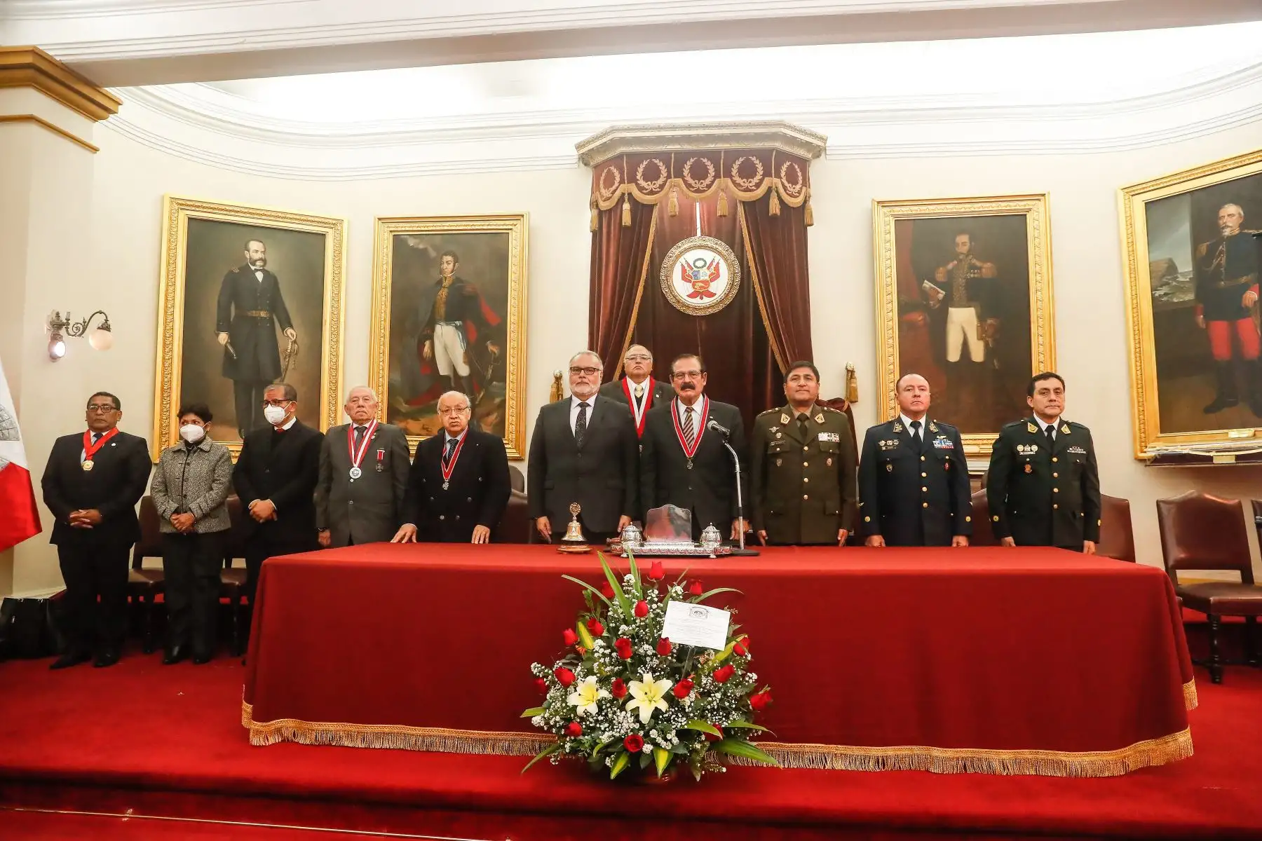 Ceremonia de entrega del certificado de inscripción del patrimonio documental en el Registro Peruano de Memoria del Mundo carta de Andrés Avelino Cáceres al Gral. Miguel Iglesias, en la Benemérita Sociedad Fundadores de la Independencia. Foto: ANDINA/Renato Pajuelo