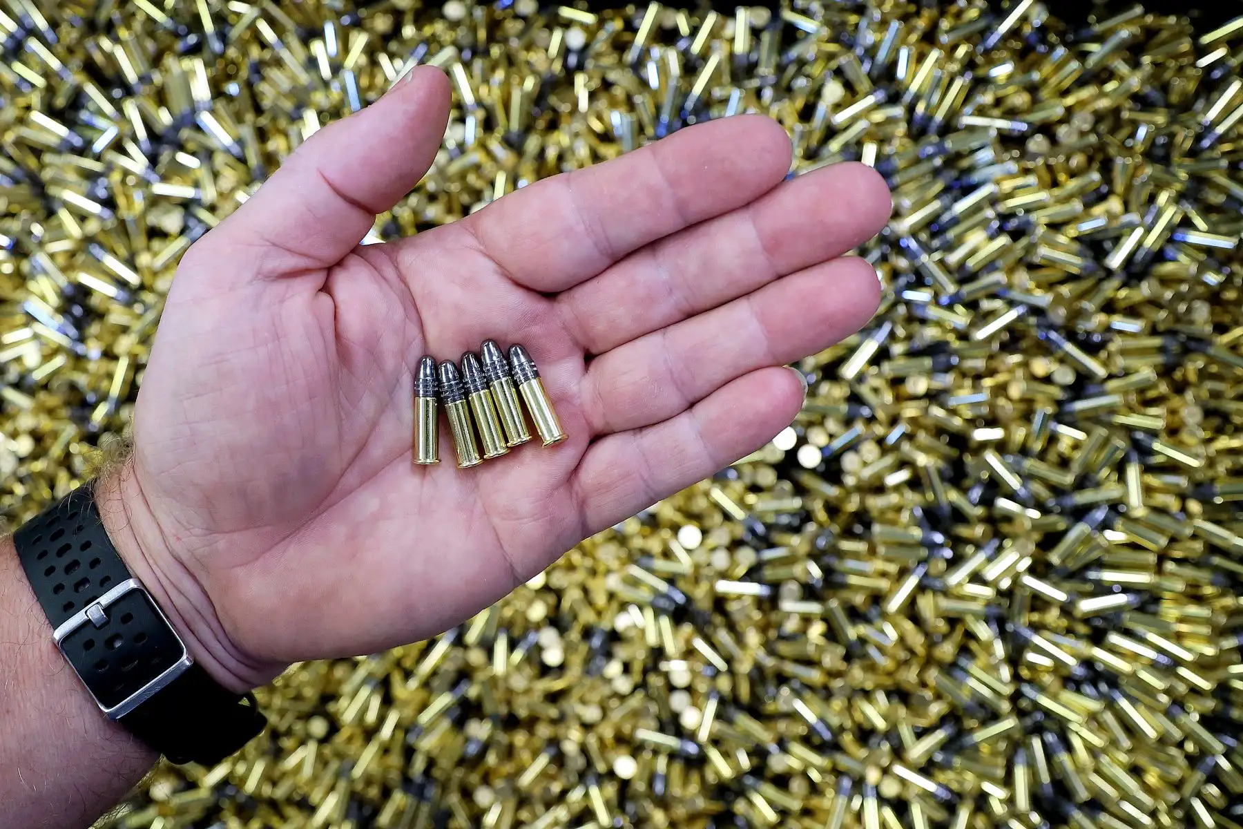 Las ventas de armas aumentaron en todo el país durante la pandemia, ya que algunos temían que el brote pudiera provocar alborotos civiles. Foto: AFP.