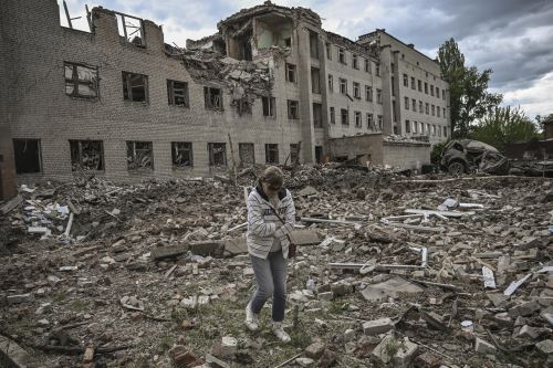 Ejército ruso bombardeó 41 poblaciones en el Donbás en las últimas horas