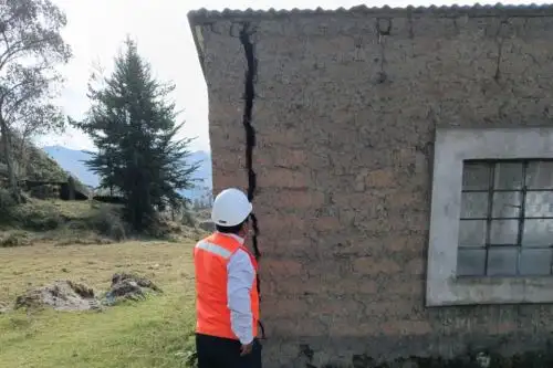 COER Puno reporta daños en 15 viviendas, dos colegios, un centro de salud y un puente a causa del fuerte sismo de magnitud 6.9. Foto: ANDINA/difusión.