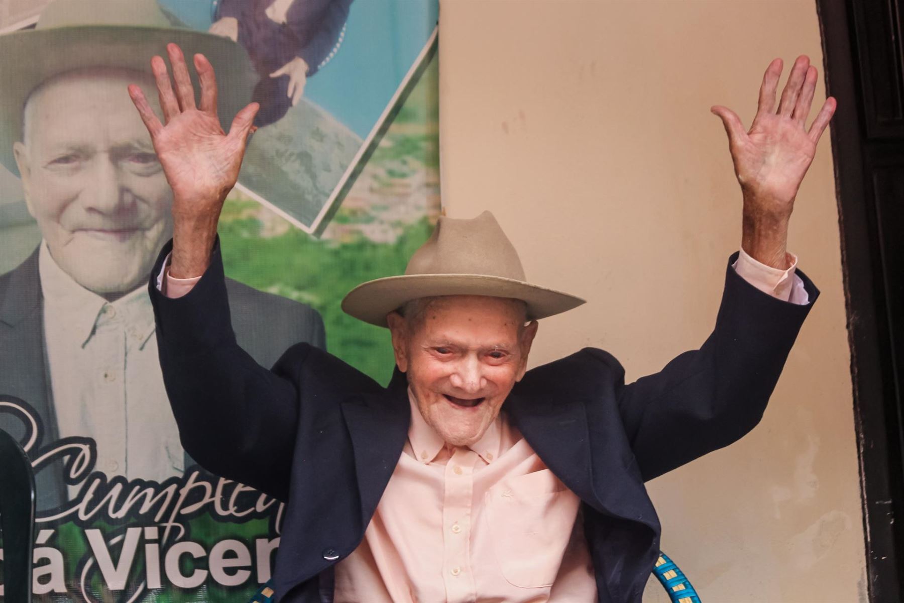 El hombre más viejo del mundo celebra sus 113 años.