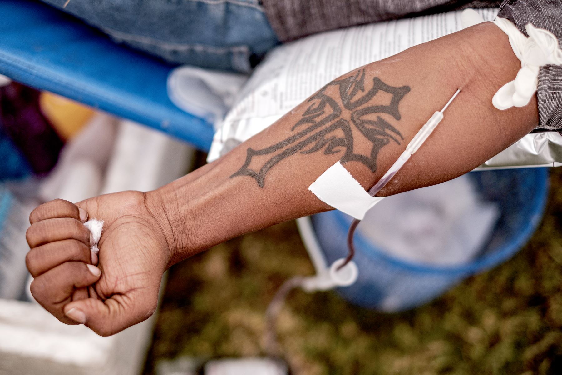 La normativa vigente en el país sudamericano excluía de las donaciones a los homosexuales por supuestamente tratarse de una población de mayor riesgo de exposición al VIH. Foto: AFP
