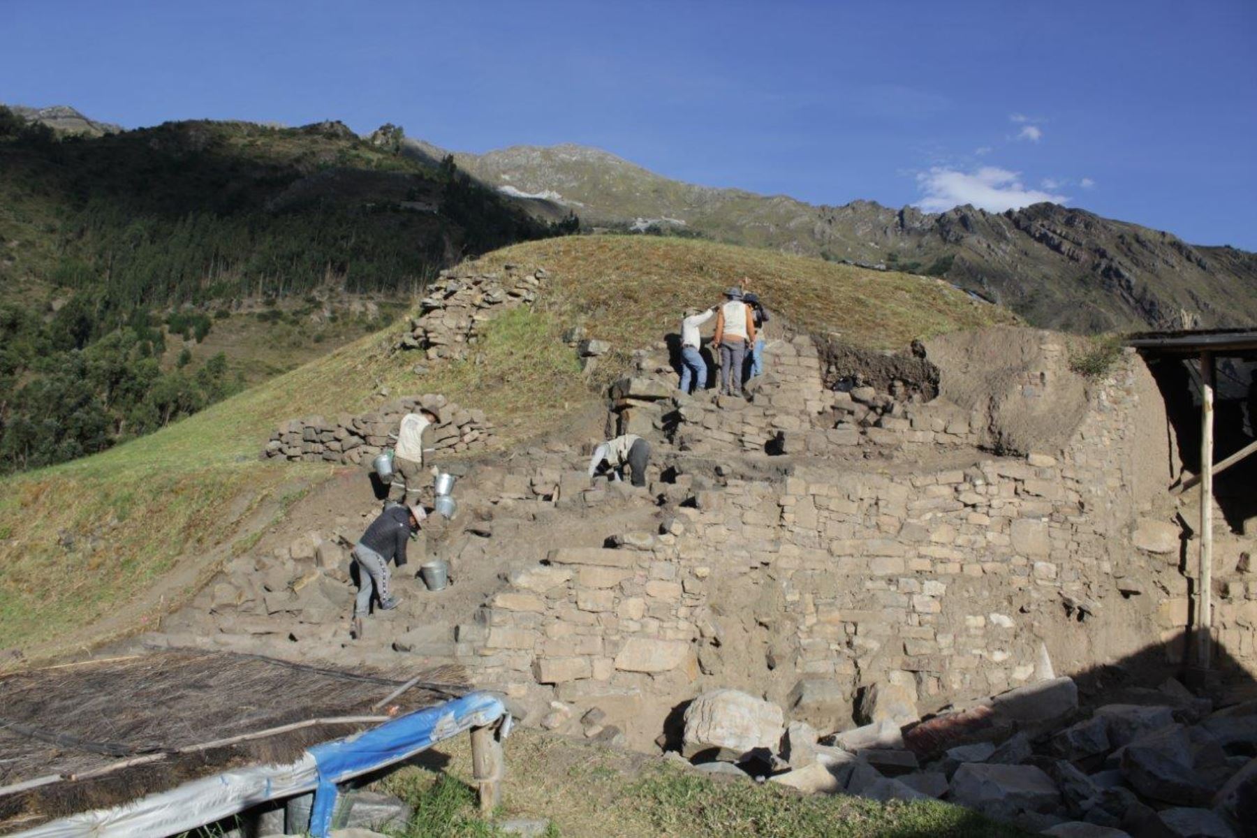 Los hallazgos para incrementar el conocimiento sobre el desarrollo de Chavín de Huántar continuarán porque hasta ahora solo se ha podido explorar e investigar alrededor del 5% del sitio arqueológico, sostuvo John Rick. ANDINA/Difusión