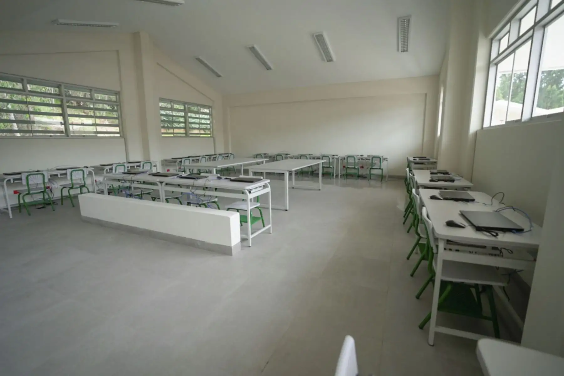 El Programa Nacional de Infraestructura Educativa (Pronied), del Ministerio de Educación (Minedu), inauguró la nueva y moderna infraestructura de la IE N.° 86559 Libertador San Martín, ubicada en el distrito y provincia de Recuay, en Áncash, que atiende a 450 estudiantes de la región. Foto: Difusión