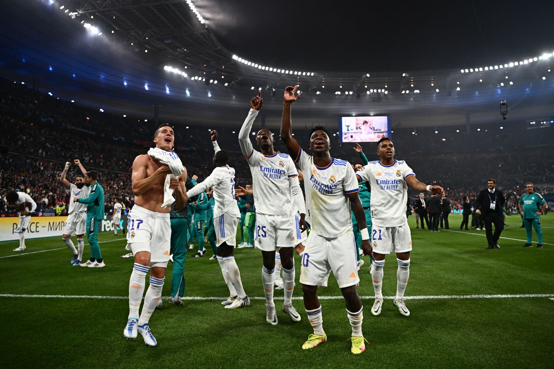 Los jugadores del Real Madrid celebran después de ganar la final de la UEFA Champions League. Foto: AFP