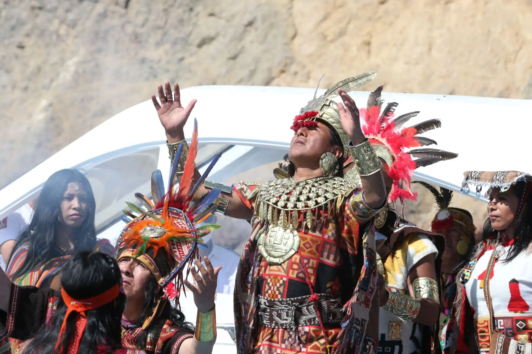 Así se desarrolló la XV escenificación del Yakumama 2022 en Paracas, la ofrenda y canto al mar sagrado de Paracas recordando la fiesta que antiguamente realizaban nuestros antepasados incas en la cual se adoraba al Sol, la Tierra, la Luna y el mar. Foto: ANDINA/Eddy Ramos