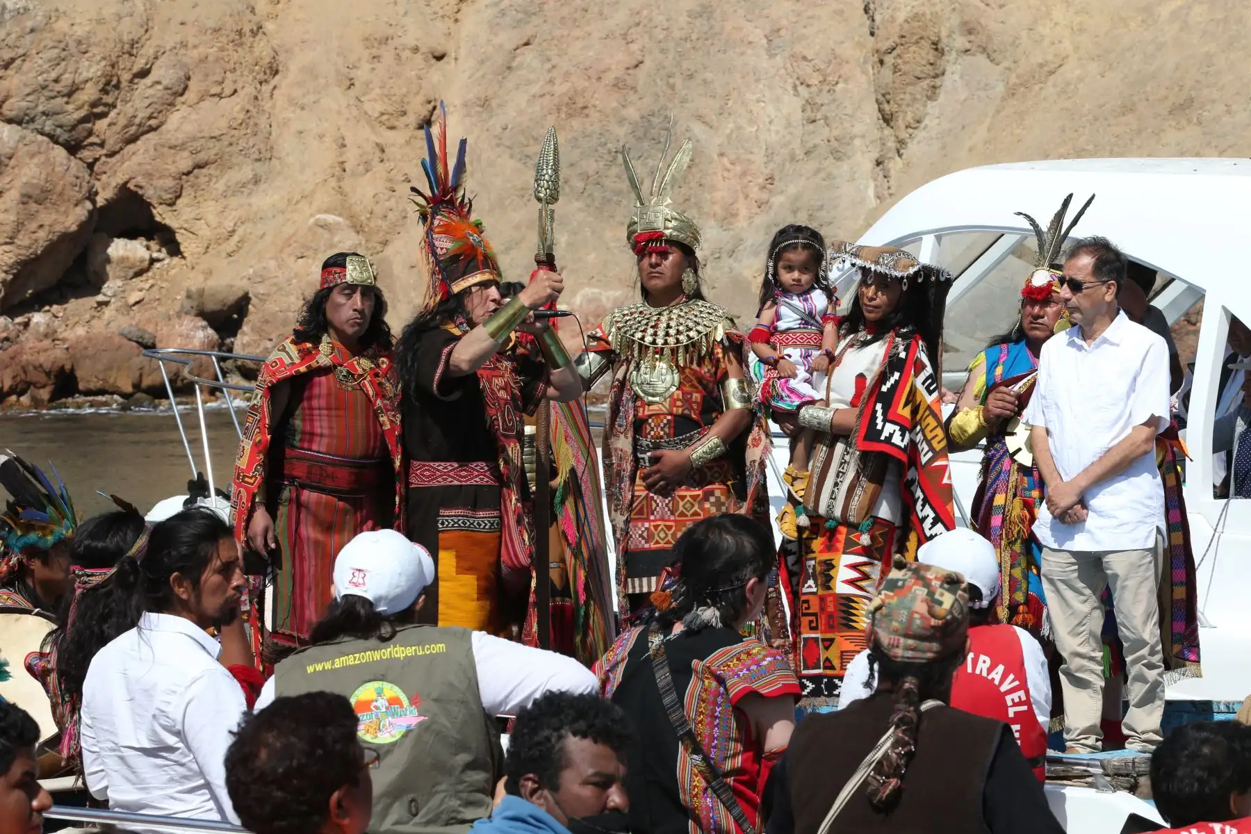 Así se desarrolló la XV escenificación del Yakumama 2022 en Paracas, la ofrenda y canto al mar sagrado de Paracas recordando la fiesta que antiguamente realizaban nuestros antepasados incas en la cual se adoraba al Sol, la Tierra, la Luna y el mar. Foto: ANDINA/Eddy Ramos