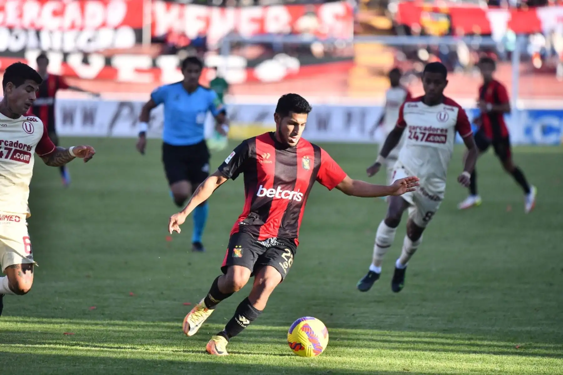Universitario choca ante Melgar por la fecha 16 de la Liga 1, en el estadio de la UNSA, en Arequipa. Foto: Cortesía Diego Ramos