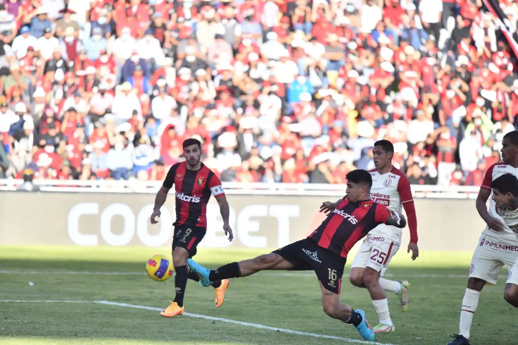 Universitario choca ante Melgar por la fecha 16 de la Liga 1, en el estadio de la UNSA, en Arequipa. Foto: Cortesía Diego Ramos