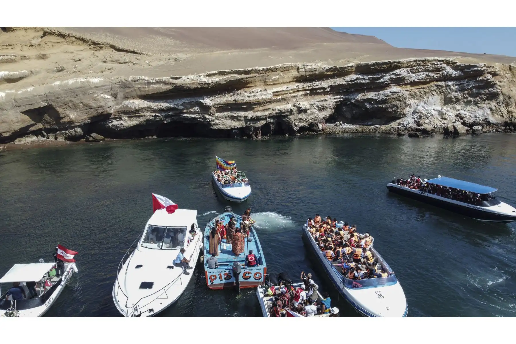 Así se desarrolló la XV escenificación del Yakumama 2022 en Paracas, la ofrenda y canto al mar sagrado de Paracas recordando la fiesta que antiguamente realizaban nuestros antepasados incas en la cual se adoraba al Sol, la Tierra, la Luna y el mar. Foto: ANDINA/Eddy Ramos