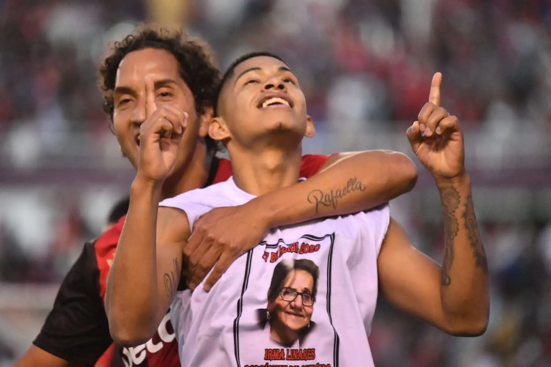 Kevin Quevedo del Melgar celebra tras anotar el 2-0 a Universitario durante partido por la fecha 16 de la Liga 1, en el estadio de la UNSA, en Arequipa. Foto: Cortesía Diego Ramos