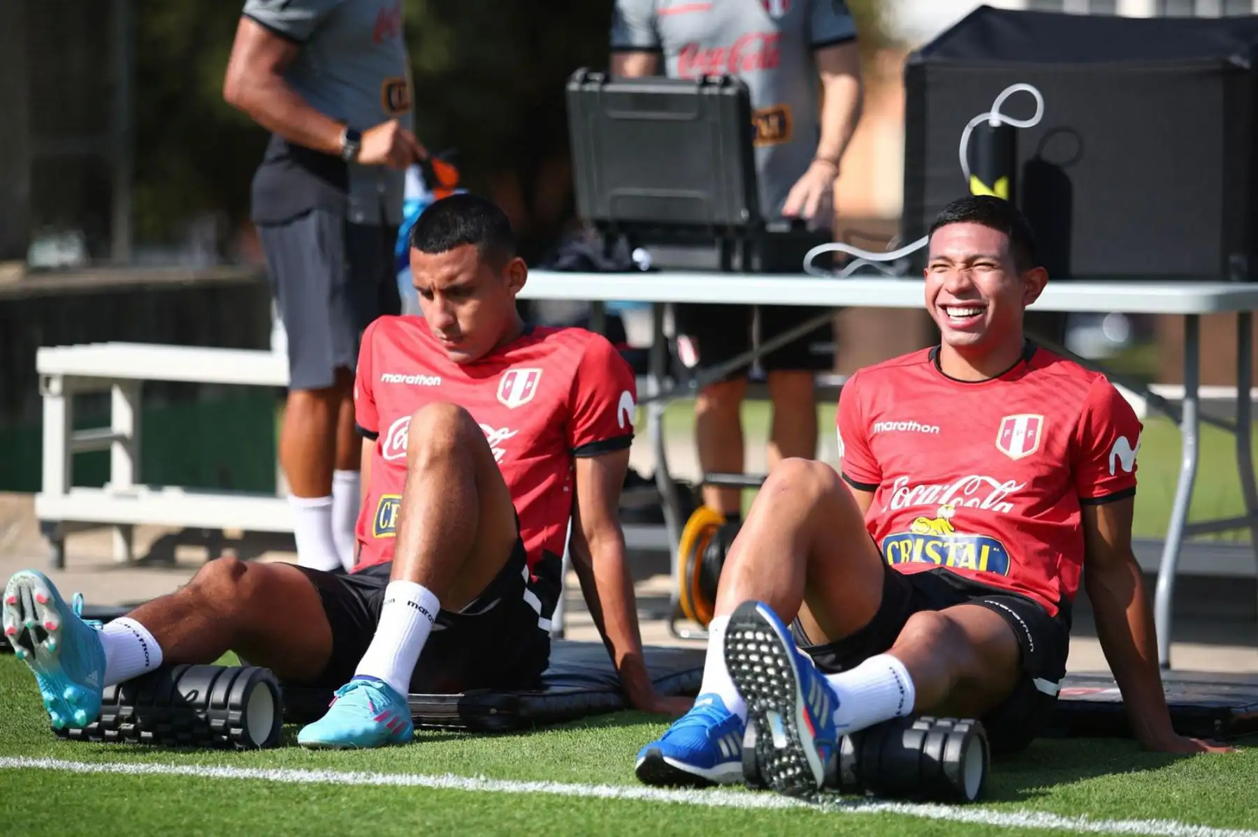 Futbolistas Edison Flores de la selección peruana, durante el primer entrenamiento en el Centro de Alto Rendimiento Deportivo de San Cugat, en Barcelona. Foto: FPF