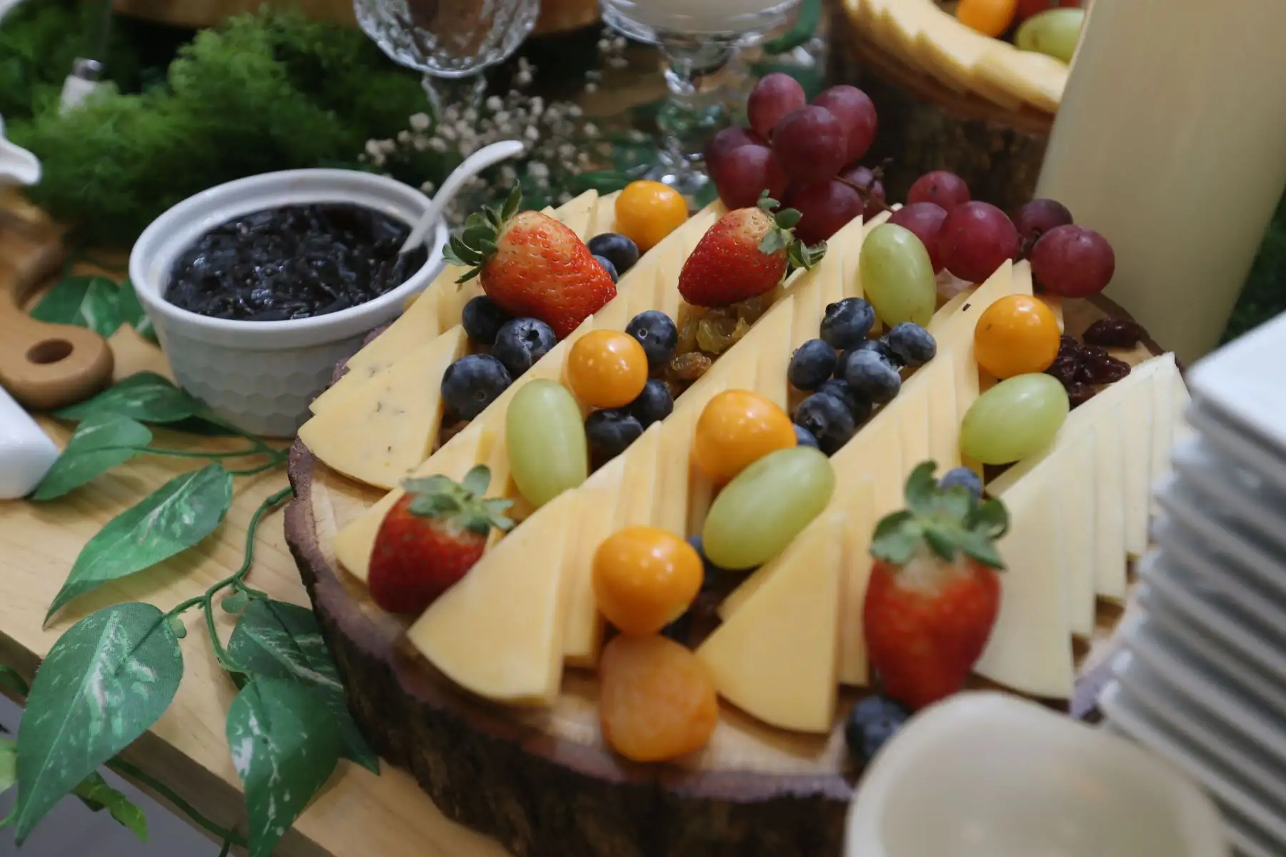 Sierra y Selva Exportadora presentará a la delegación de productores de quesos que participará en el concurso internacional Expo Queso Brasil 2022.
Se enviarán 42 muestras de quesos (andino, paria, tipo suizo, edam, gouda y parmesano) de productores de las regiones de Ayacucho, Cajamarca, Arequipa, La Libertad, Puno, Junín y Paso. 
Foto: ANDINA/Eddy Ramos