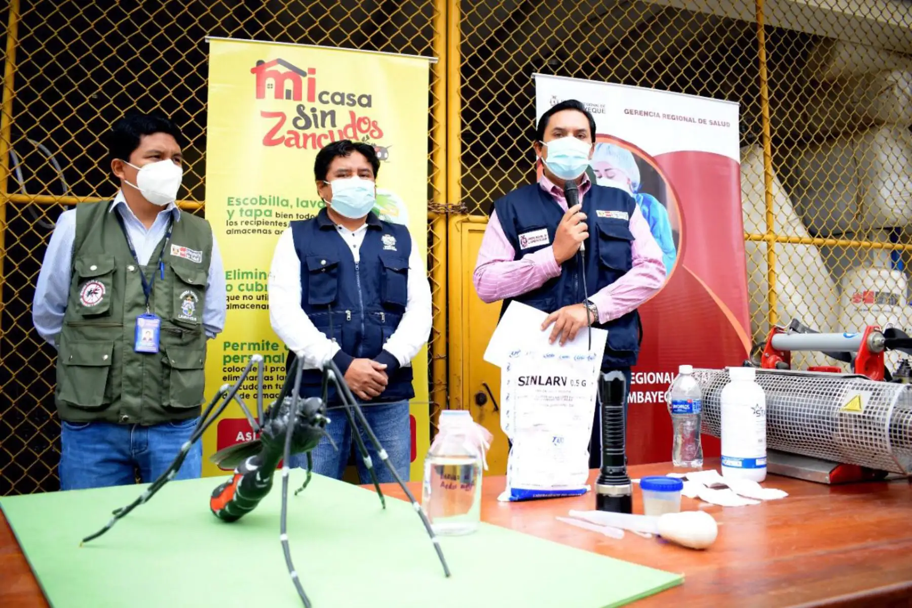 El dengue es una enfermedad infecciosa producida por el virus del mismo nombre transmitido por el zancudo llamado "Aedes aegypti".